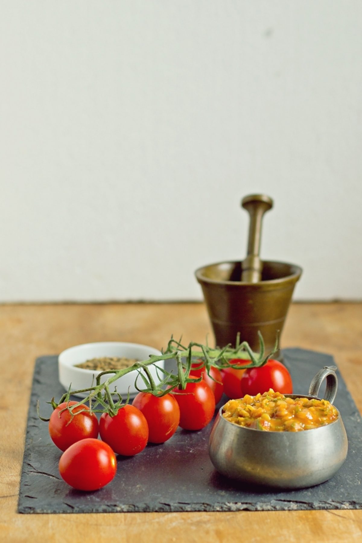 Sos pomidorowy z morelami i soczewicą