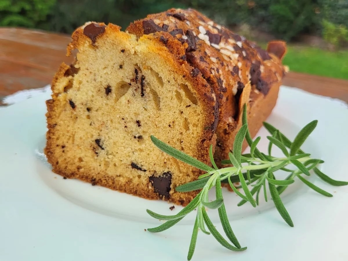 przepis-na-czekoladowe-ciasto-z-oliwa-i-rozmarynem