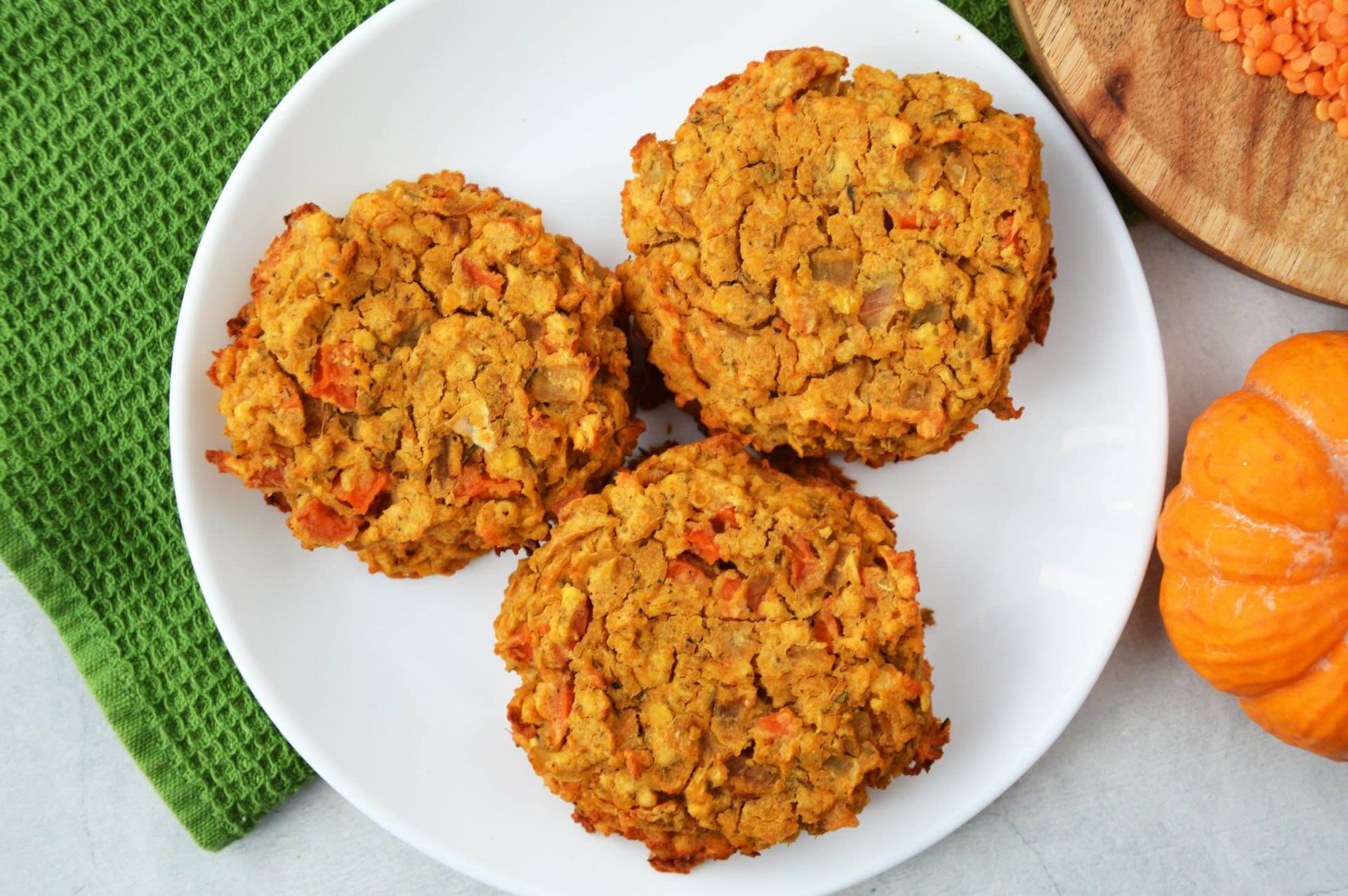 przepis-na-kotleciki-z-soczewicy-i-surowka-z-czarnej-rzepy