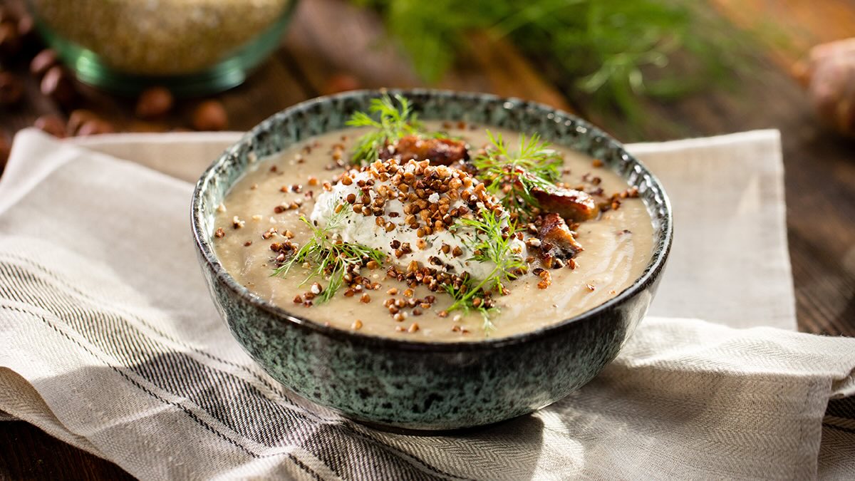 przepis-na-krem-z-topinambura-ziemniakow-i-gruszek-z-rozmarynem