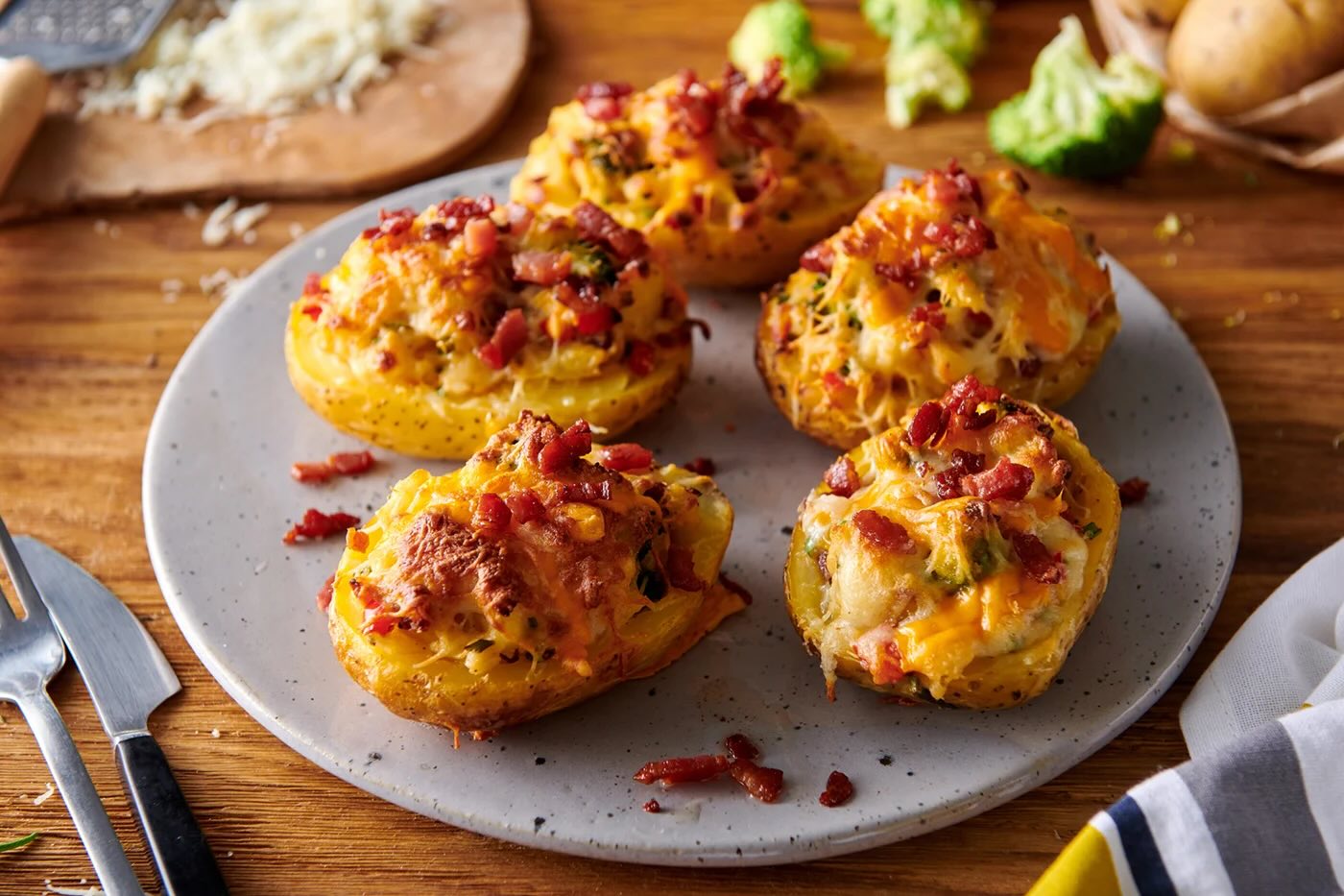 przepis-na-pieczone-ziemniaki-nadziewane-kalafiorem-mozarella