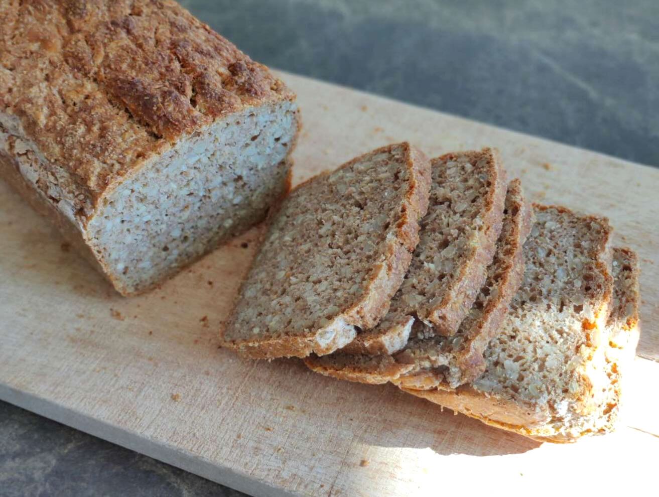 przepis-na-razowy-pszenno-zytni-na-zakwasie-ze-slonecznikiem