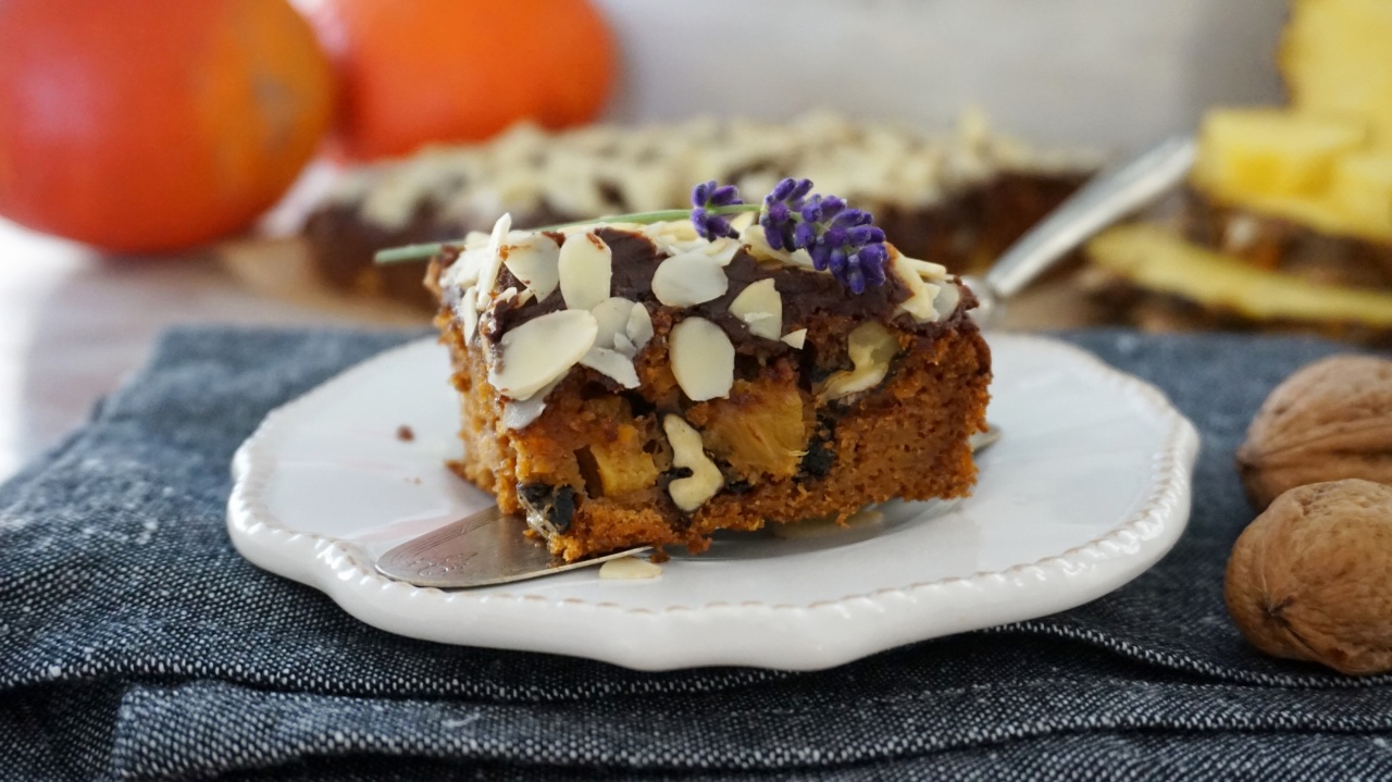 przepis-na-weganskie-ciasto-dyniowe-z-ananasem