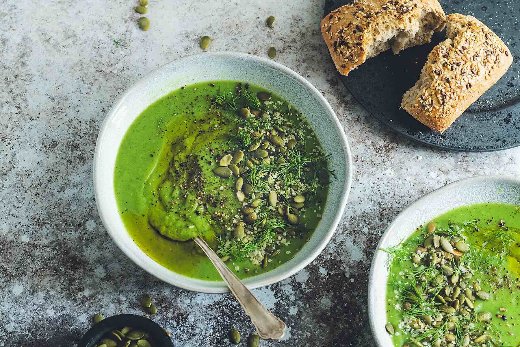 przepis-na-zielona-zupa-z-roszponki-brokula-i-selera