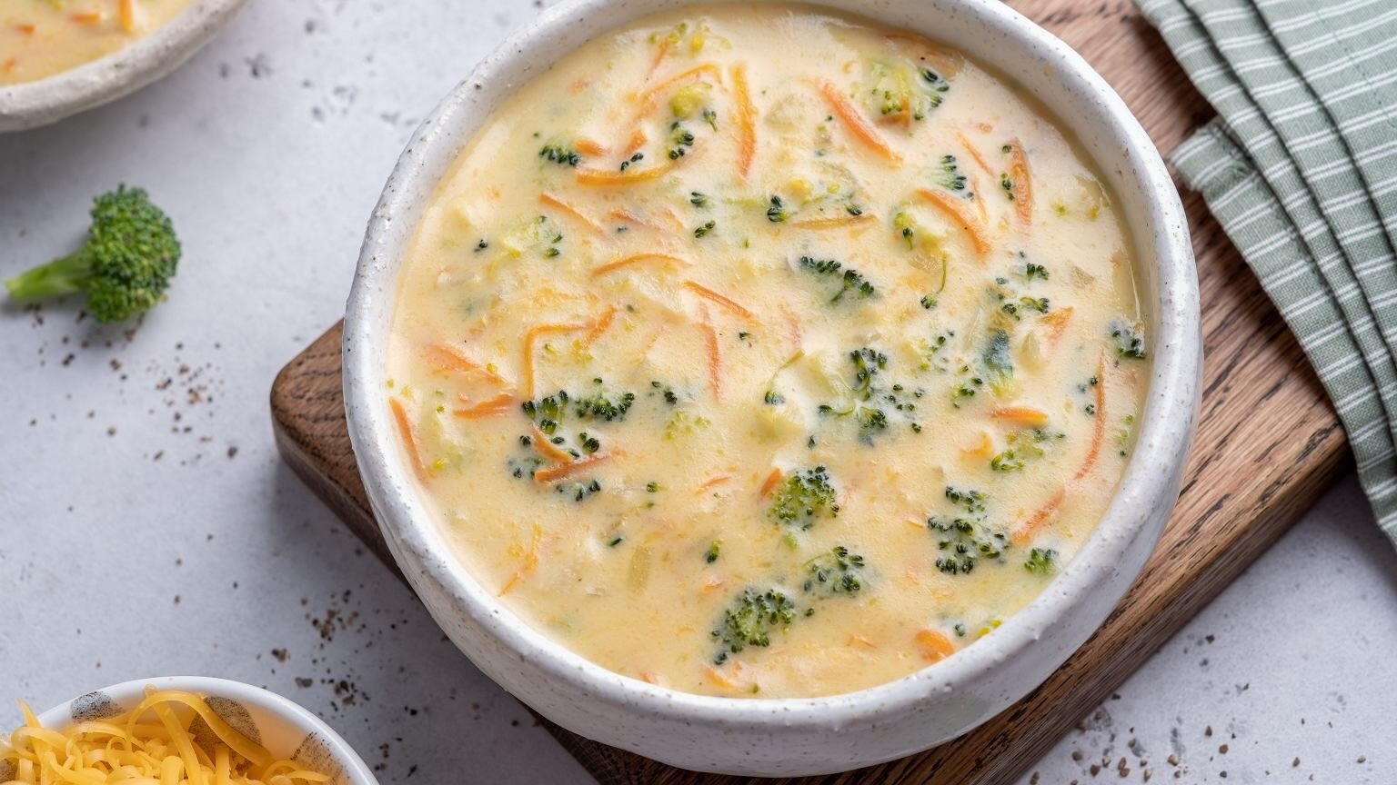 przepis-na-zupa-brokulowo-serowa