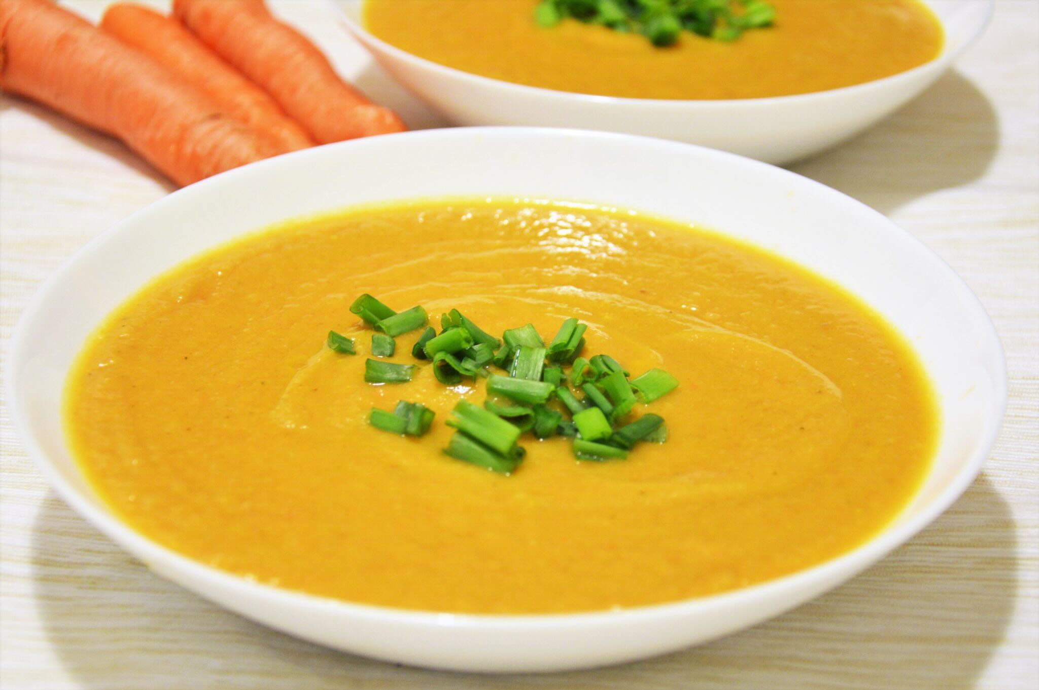 przepis-na-zupa-z-maslem-orzechowym-dynia-kalafiorem-i-jarmuzem