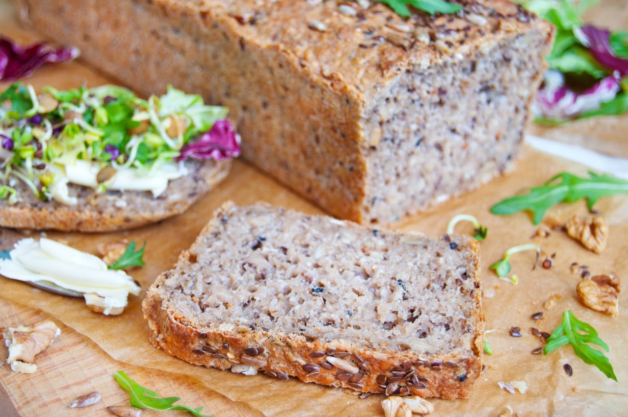 przepis-na-chlebek-figowo-orzechowy-razowy-z-miodem-i-jogurtem