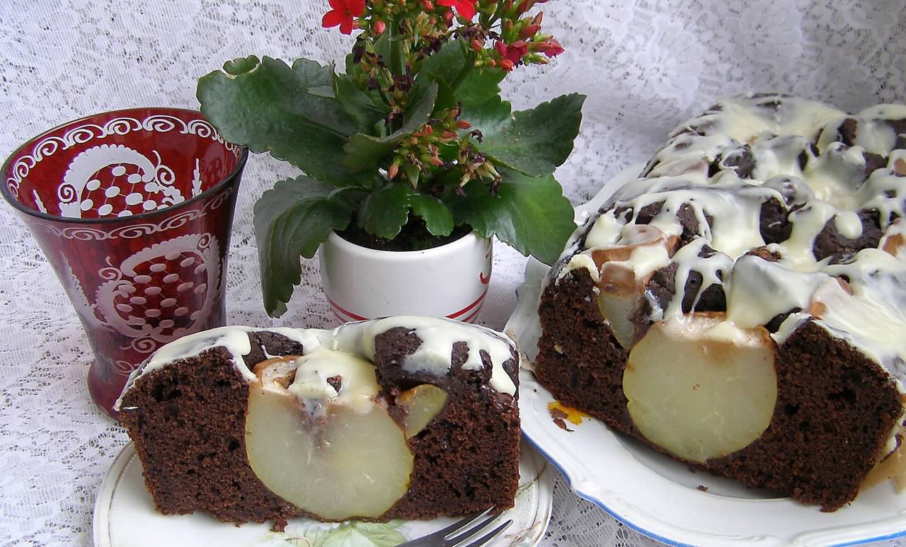 przepis-na-gruszkowiec-z-biala-czekolada