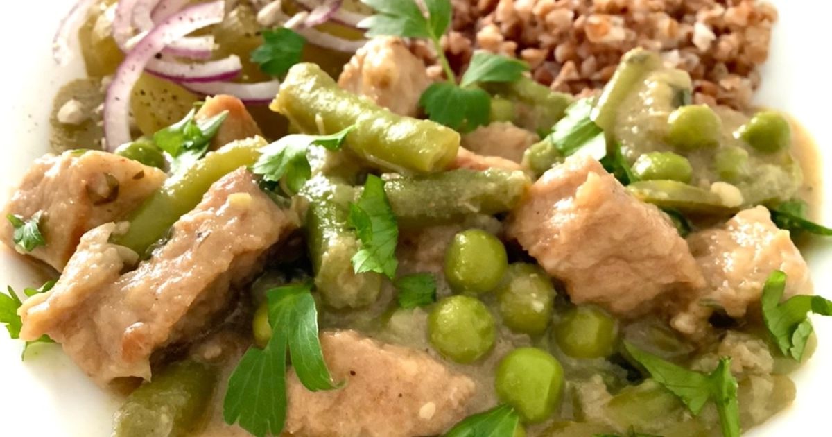 przepis-na-gulasz-z-zoltego-grochu-i-szpinaku