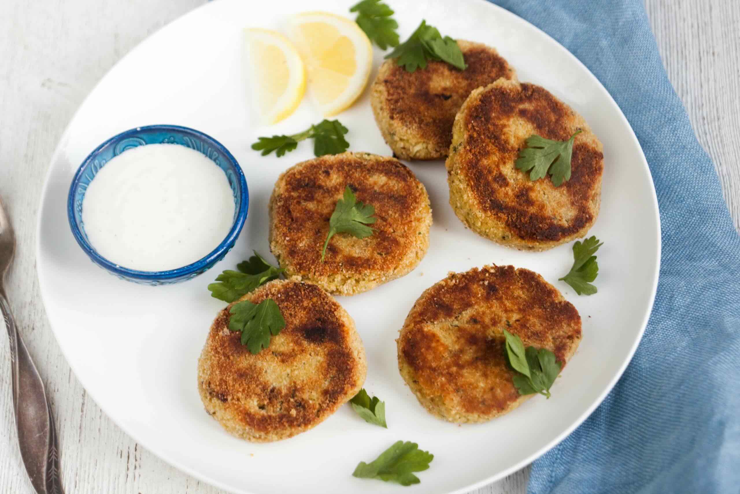 przepis-na-kotlety-mielone-z-kalafiora-i-ciecierzycy-weganskie