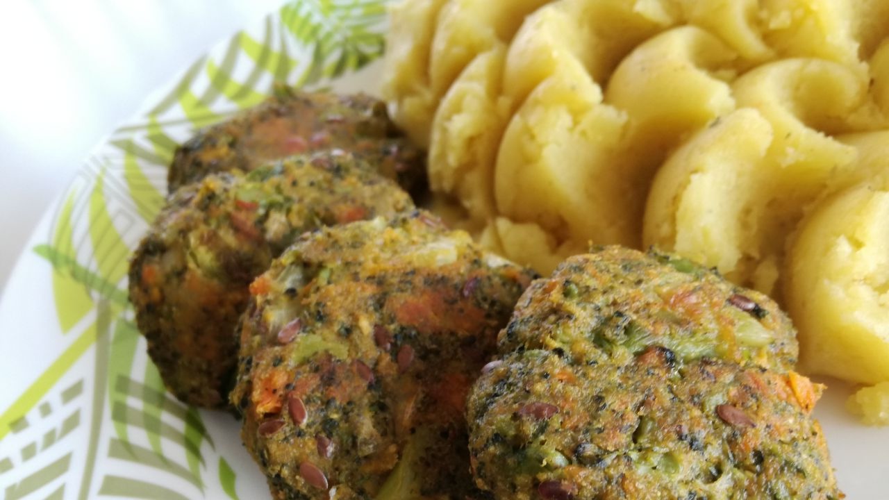 przepis-na-kotlety-z-marchewki-i-brokula