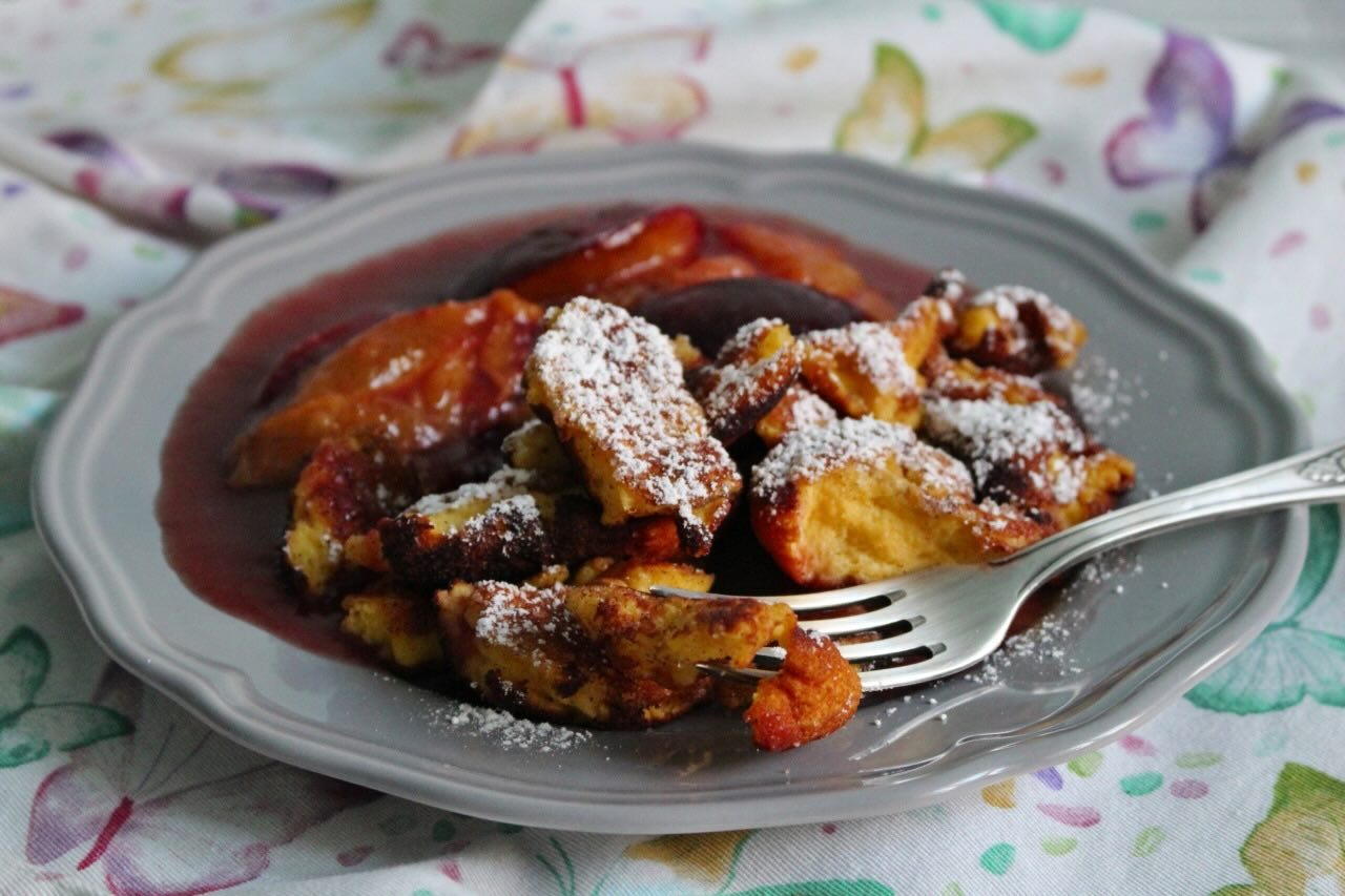 przepis-na-omlet-amarantusowy-z-suszonymi-sliwkami