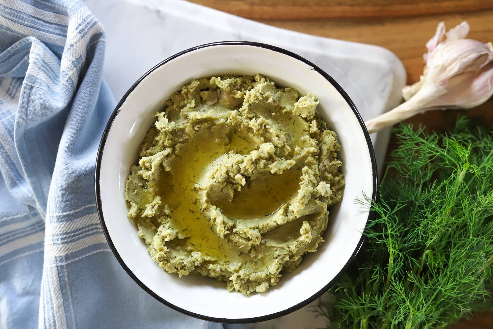 przepis-na-pasta-z-bobu-i-burakow