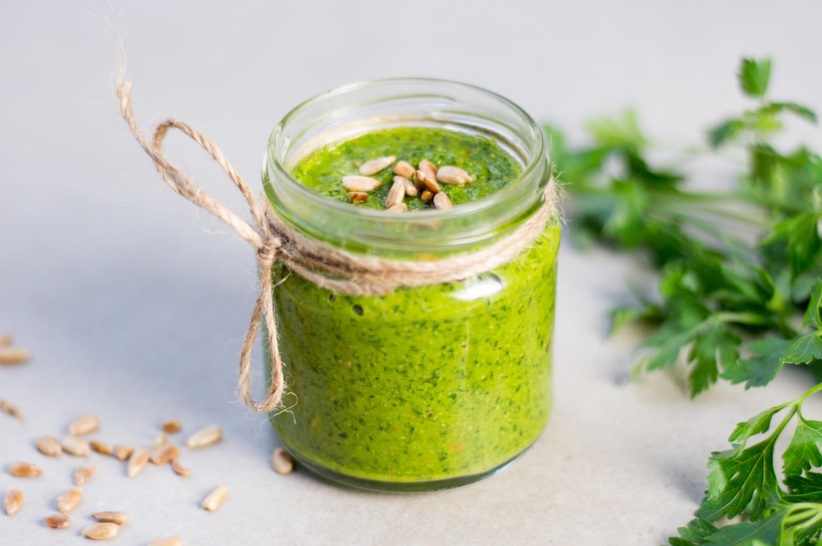 przepis-na-pesto-z-natki-pietruszki-i-slonecznika