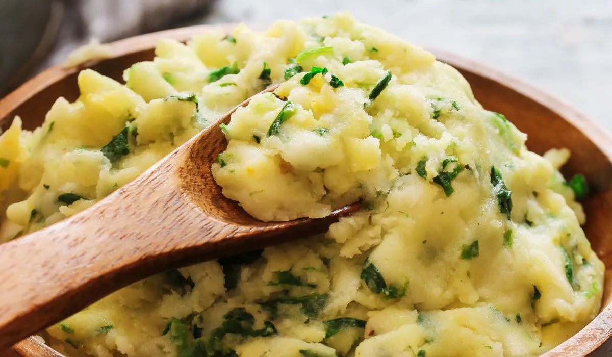 przepis-na-puree-z-selera-ziemniakow-i-gruszek-z-orzechami