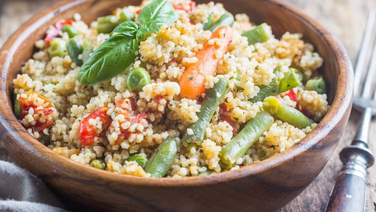 przepis-na-salatka-z-kaszy-jaglanej-i-zielonych-szparagow