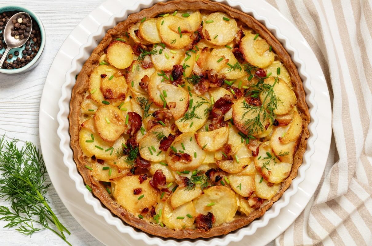 przepis-na-tarta-z-podgrzybkami-i-serem-morbier-na-ziemniaczanym-spodzie