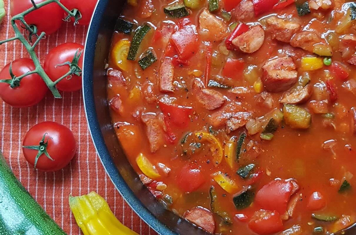 przepis-na-weganskie-leczo-z-kielbaskami