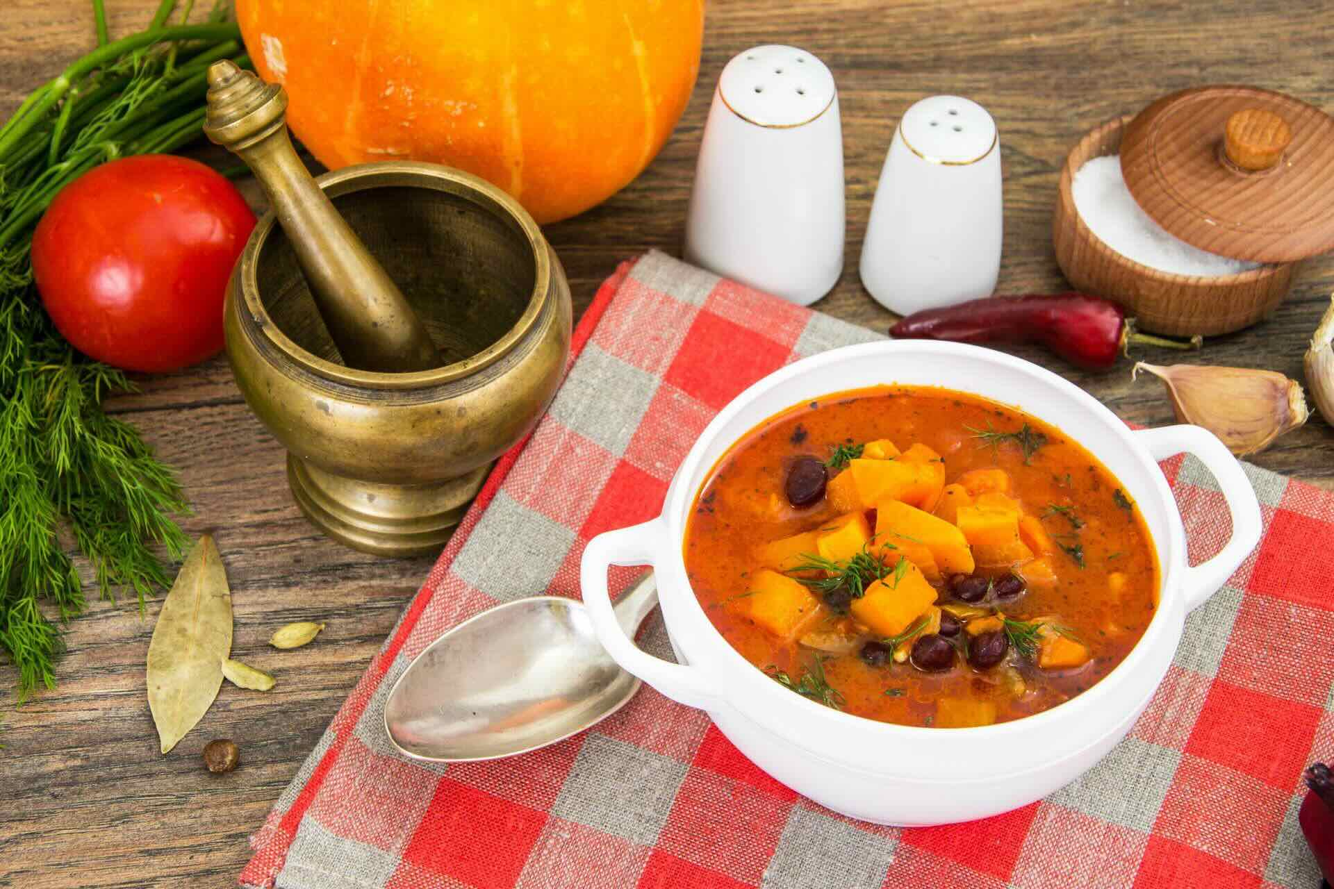 przepis-na-zupa-dyniowa-z-fasola