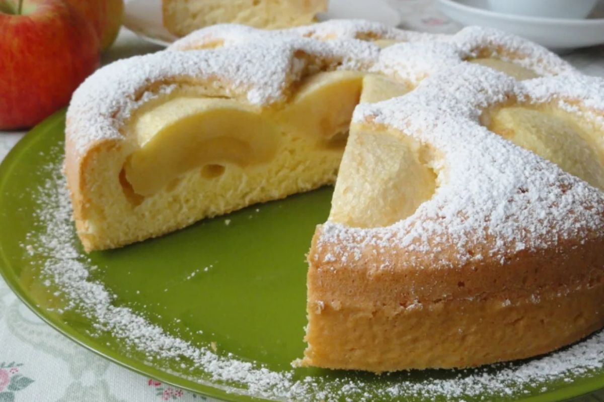 przepis-na-weganski-biszkopt-z-jablkami